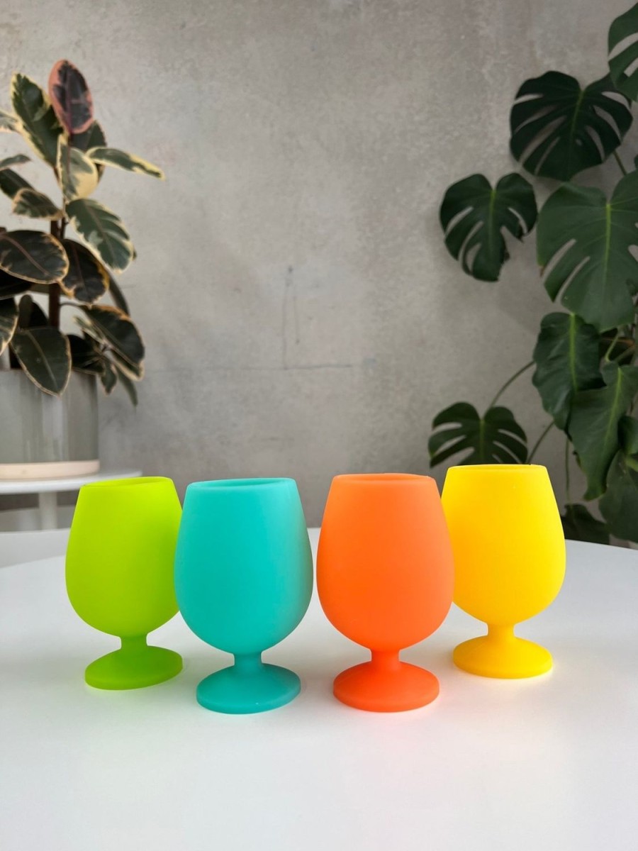 Lifestyle Porter Green | Campinas Stemm-Unbreakable Silicone Wine Glasses