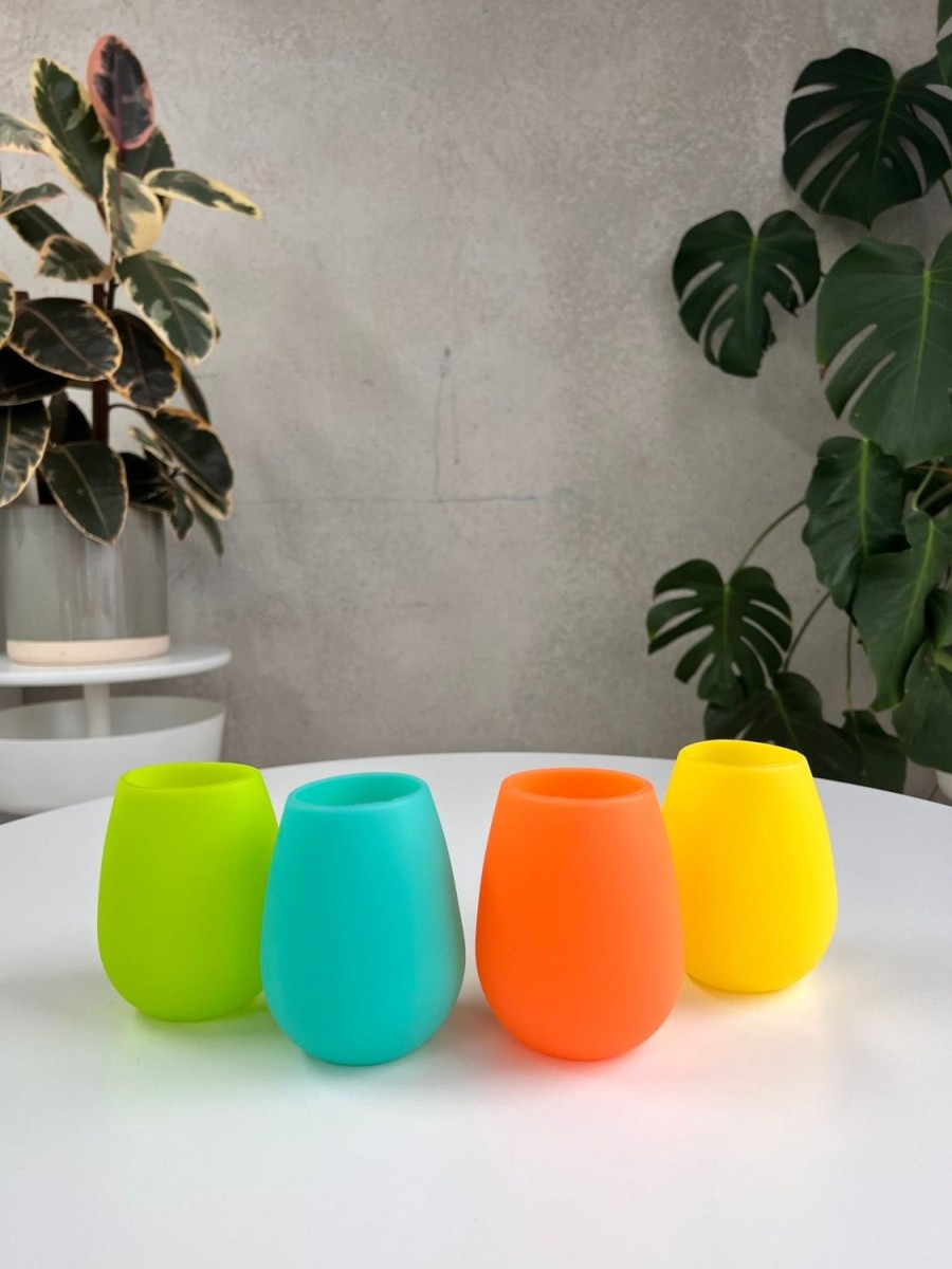 Lifestyle Porter Green | Santos Fegg-Unbreakable Silicone Tumbler